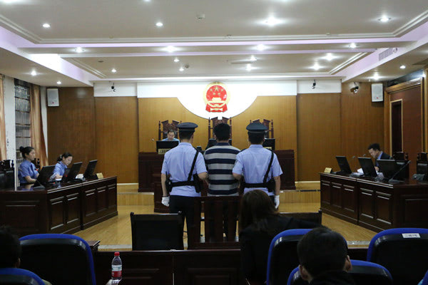 刑事案件庭审程序有哪些